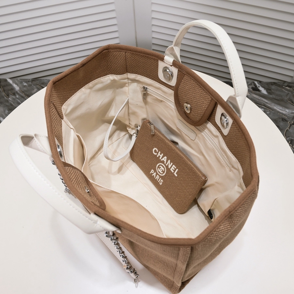 シャネルバッグ着用イメージ